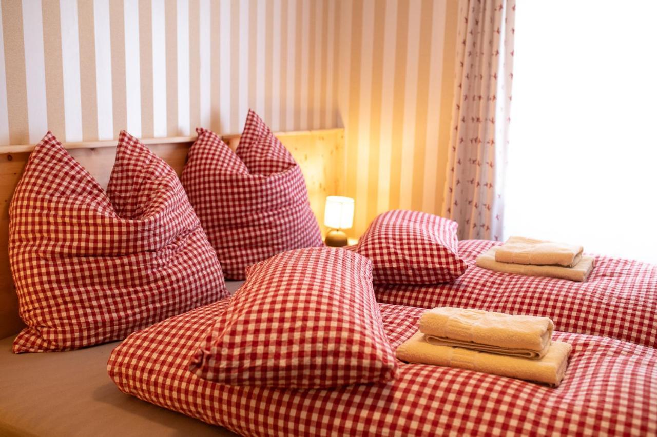 Roesslgut Bed & Breakfast Zederhaus Esterno foto