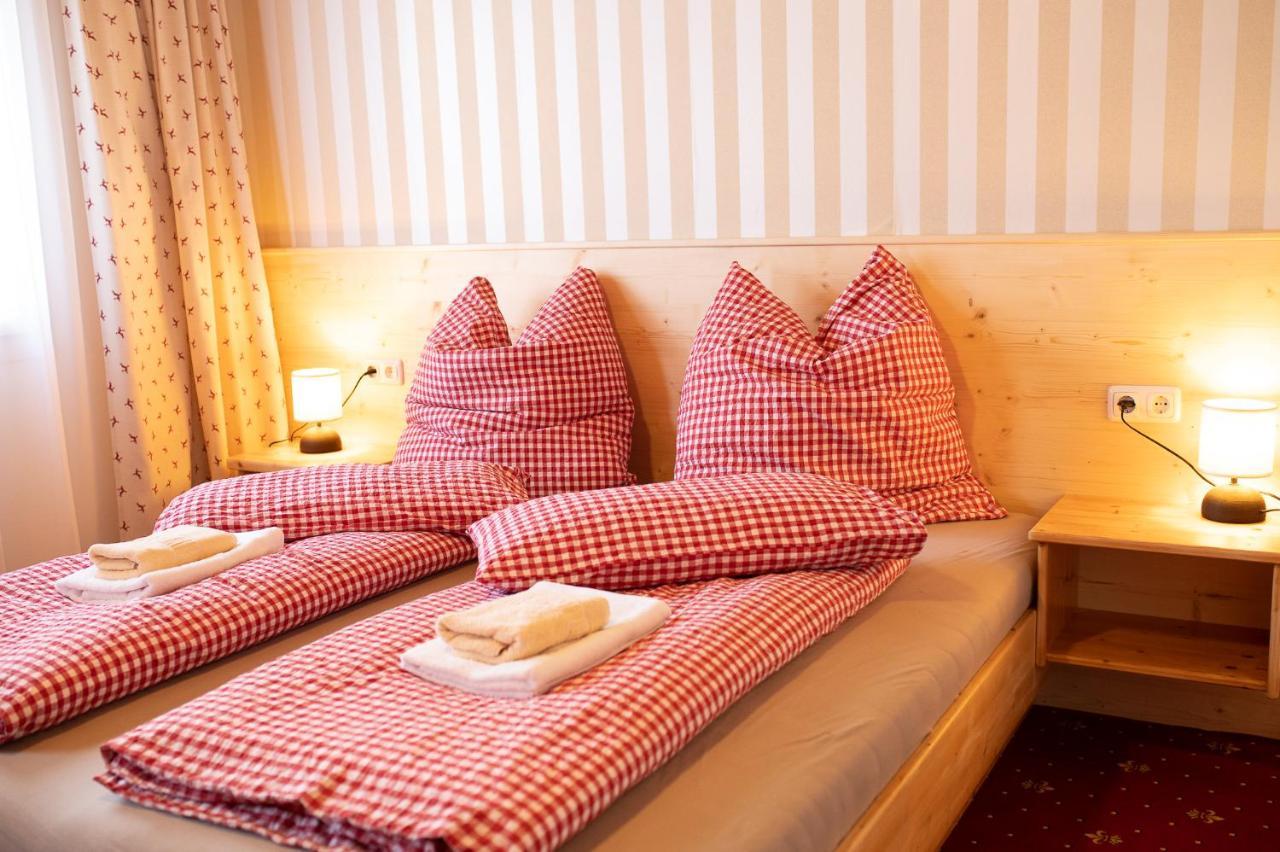 Roesslgut Bed & Breakfast Zederhaus Esterno foto