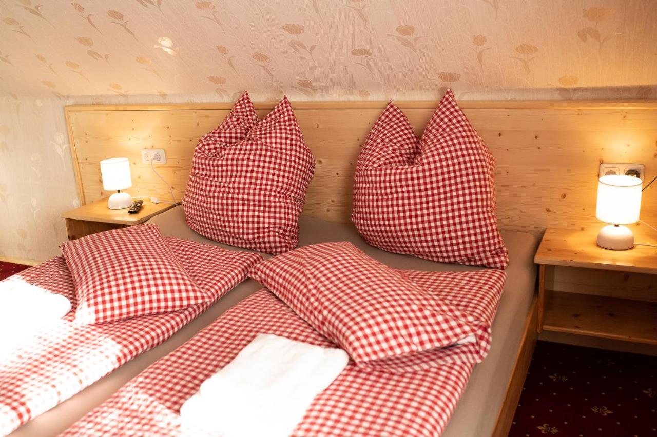 Roesslgut Bed & Breakfast Zederhaus Esterno foto