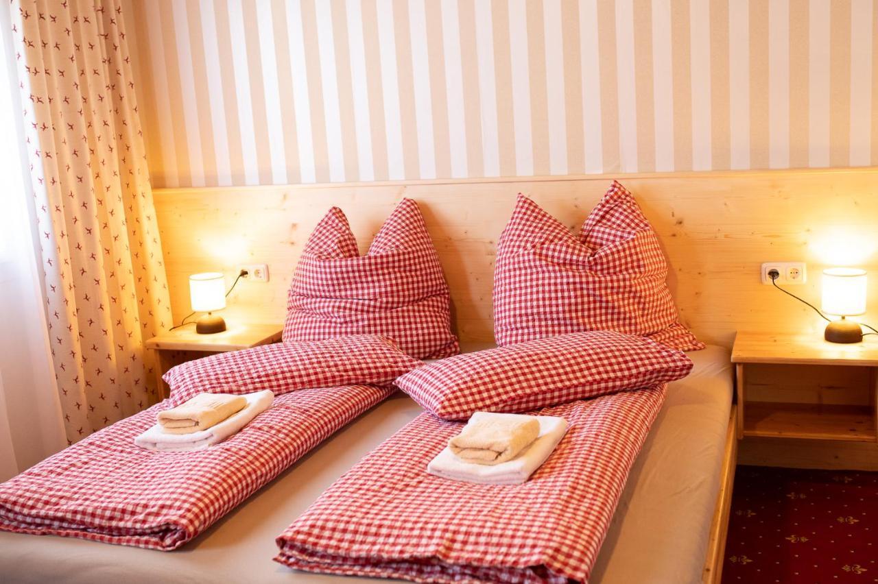 Roesslgut Bed & Breakfast Zederhaus Esterno foto